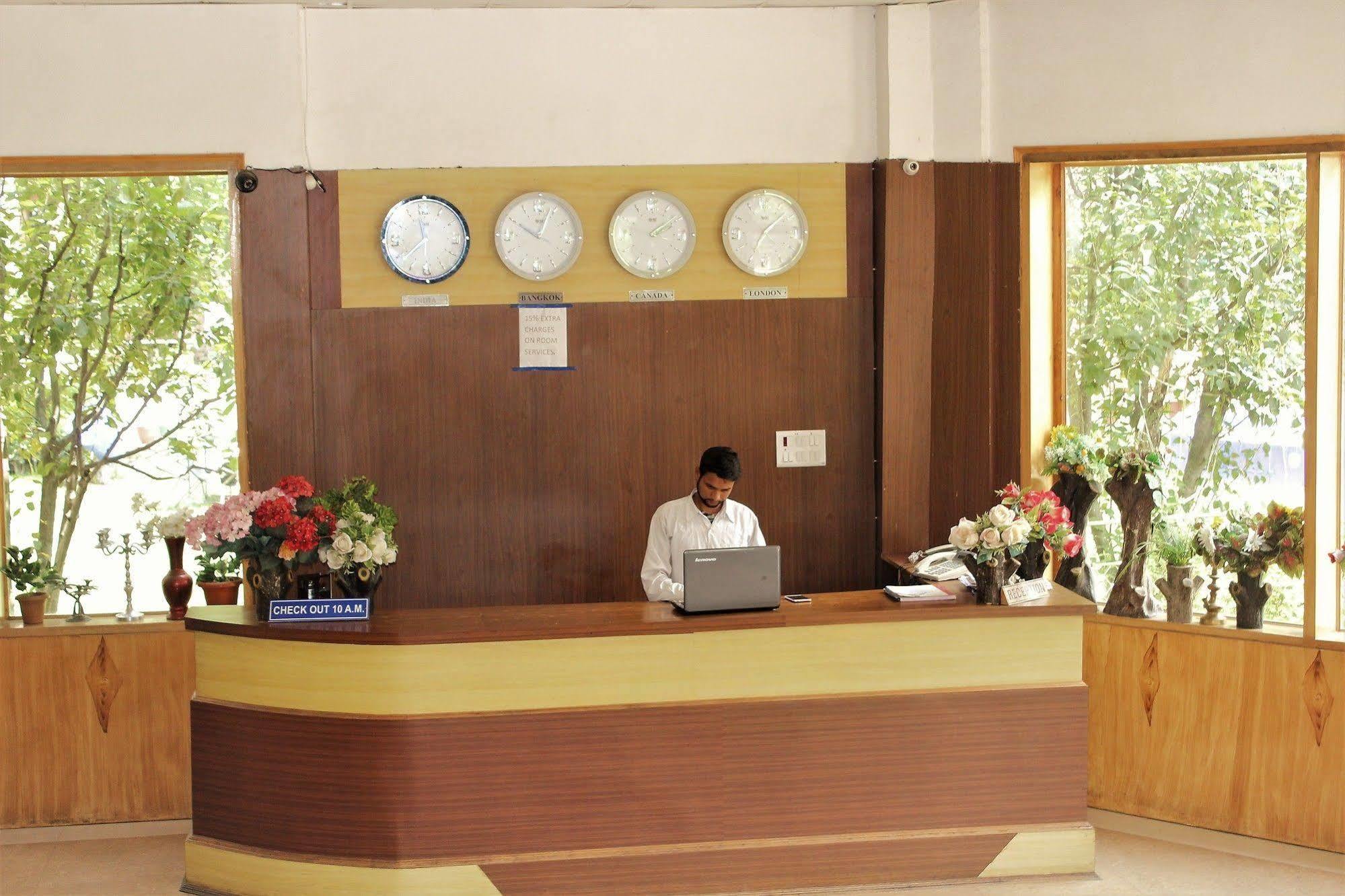 Hilltone Resorts & Spa Manali  Ngoại thất bức ảnh